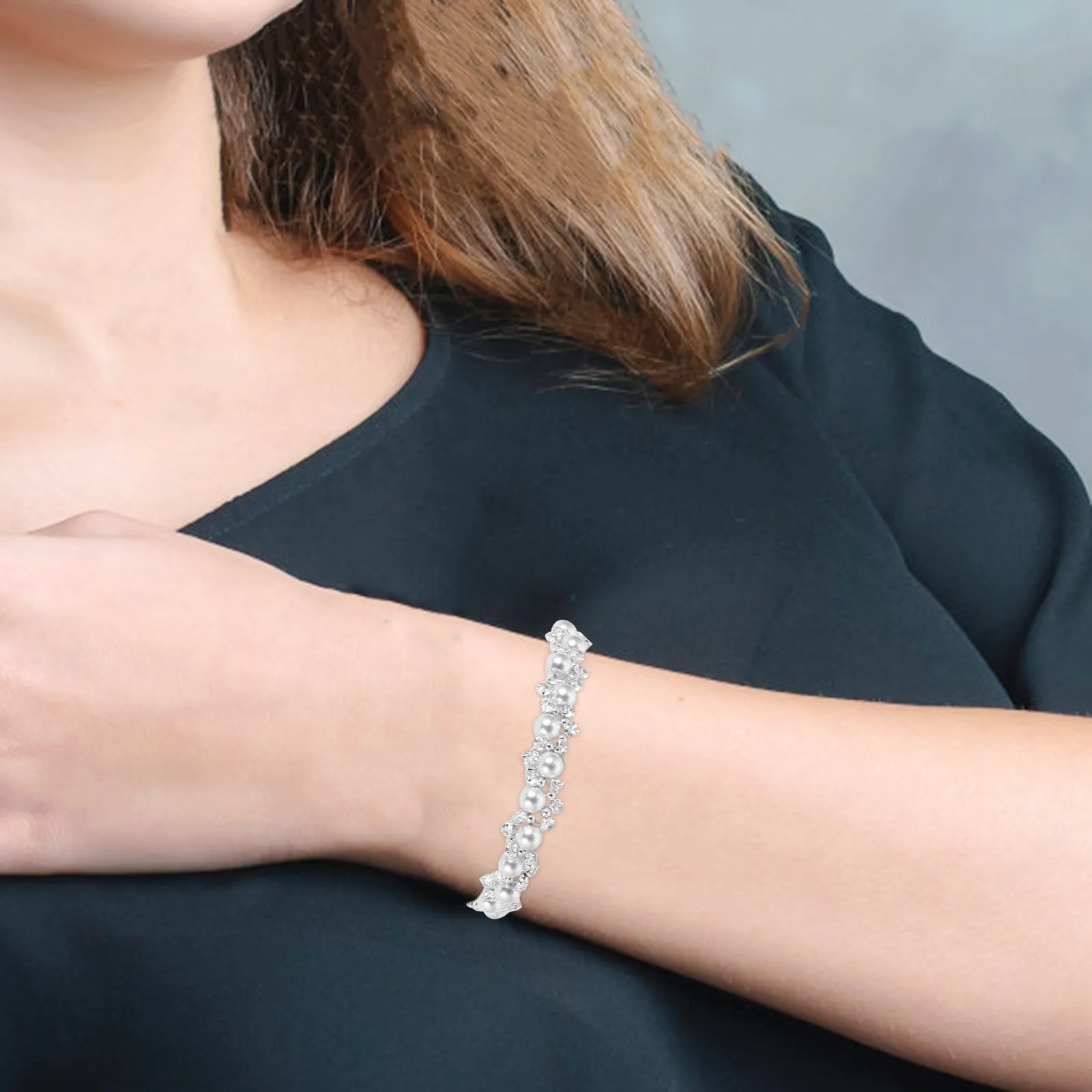

Sparkling Zircon Pearl Bracelet Elegant Vintage Charm Rhinestone Wristband for Women Parties Special Occasions Luxury Jewelry