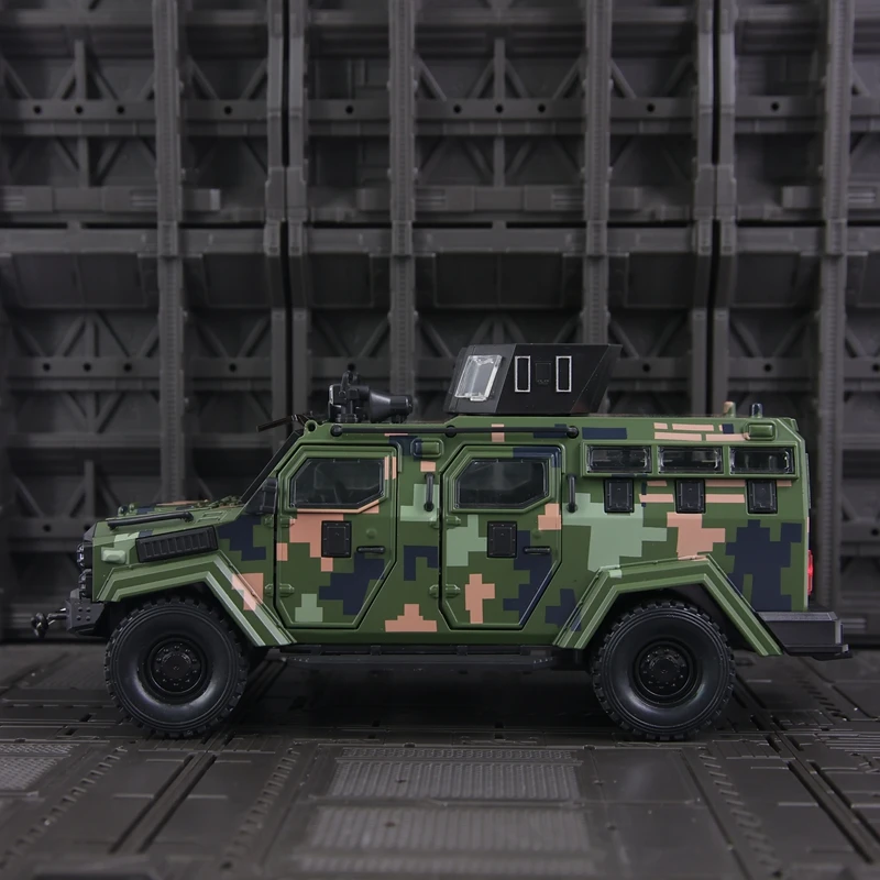 1:24 Swordtooth Tiger Explosion proof Car Camouflage Alloy Off road Vehicle Model Car has simulated sound and lighting view 6