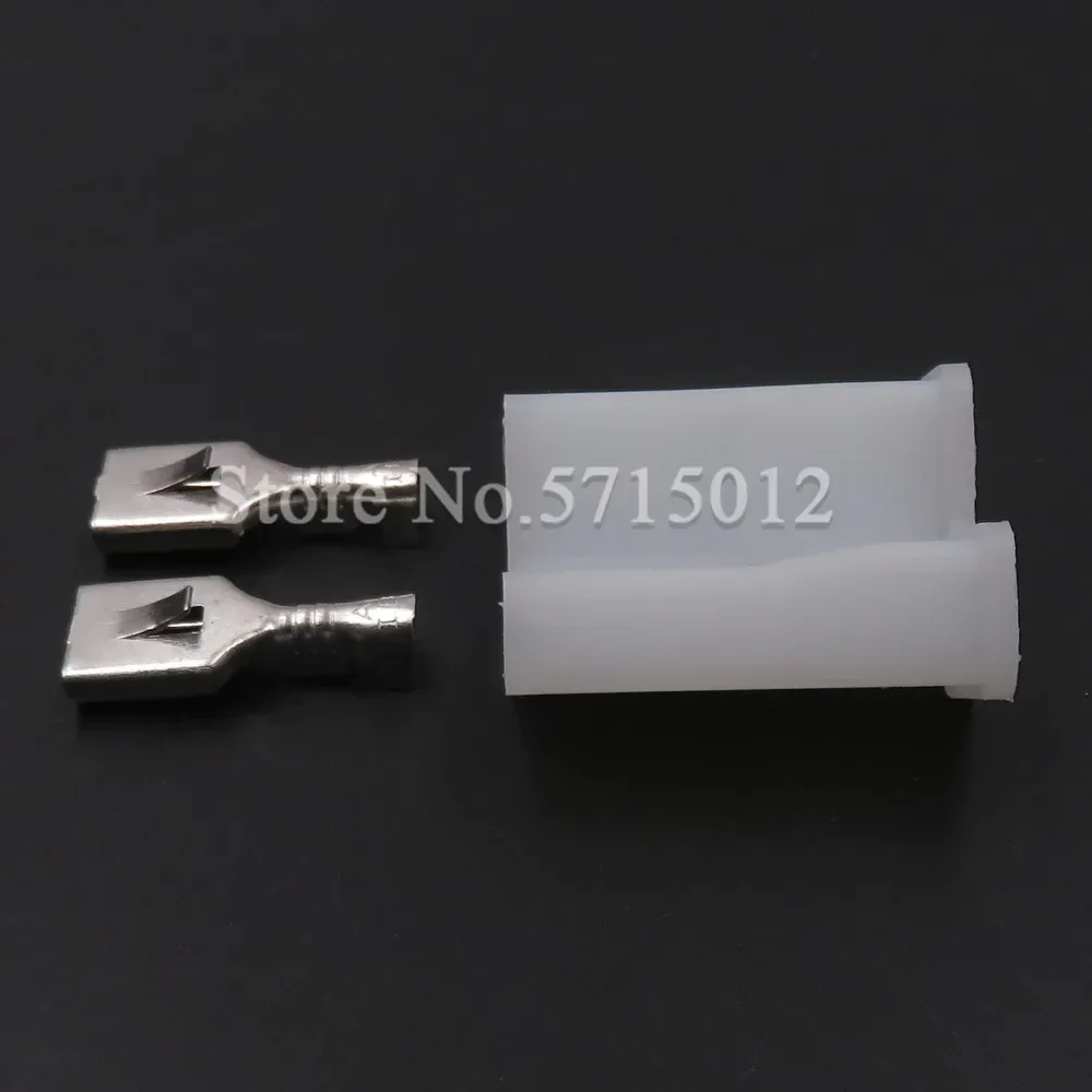 2 Hole PA66 Car Housing Connector Electrical Wiring Connector Wire Clip Socket Auto Connector Fuel Nozzle Plug