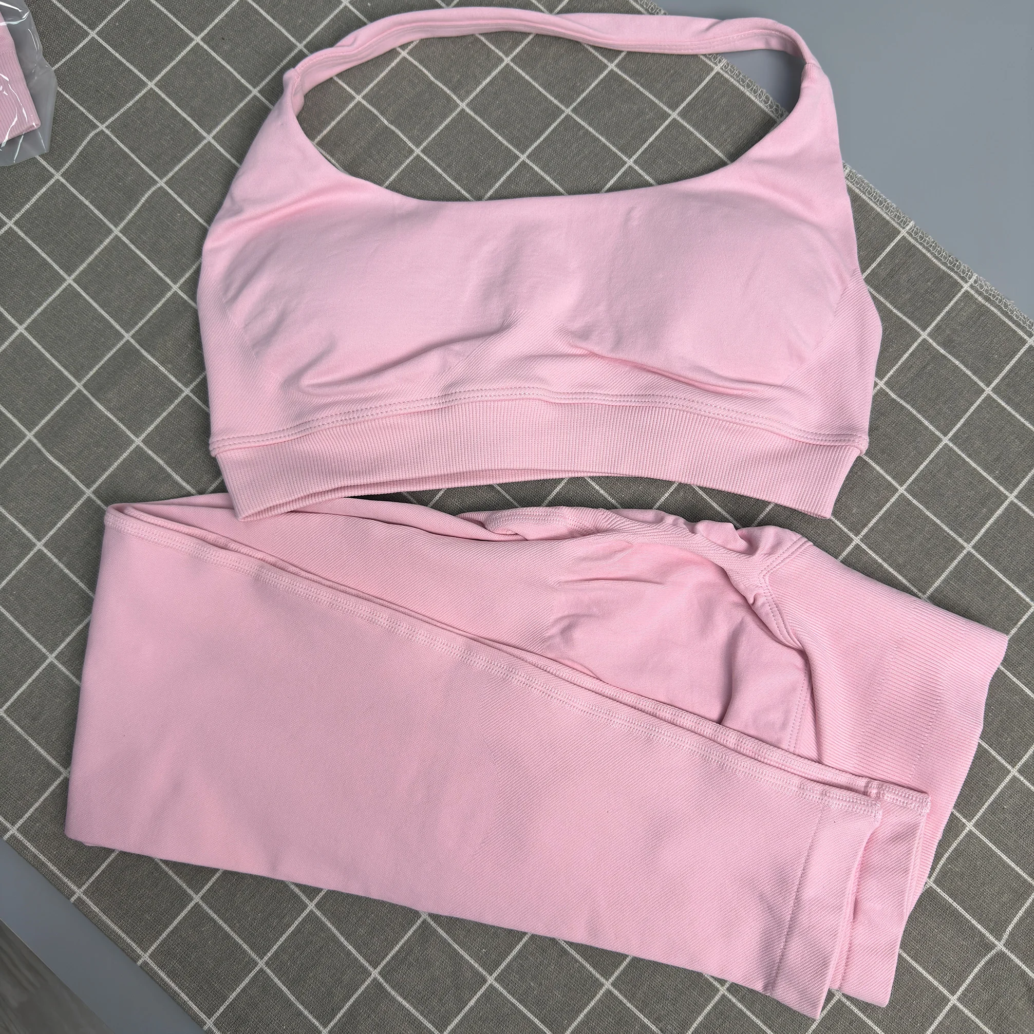 

WANAYOU, 2 шт., женские комплекты для йоги, ударопрочные спортивные бюстгальтеры с открытой спиной и подкладкой для бедер, леггинсы для спортзала, бесшовные облегающие тренировки