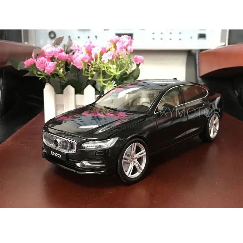 1:18 for Volvo S90 T5 Sports Diecast Model CAR Black/White kids Gift Collection Ornament Display Metal,Plastic,Rubber