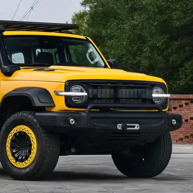 Hot-selling black S-shaped front mesh grille frame model suitable 300 body parts 5