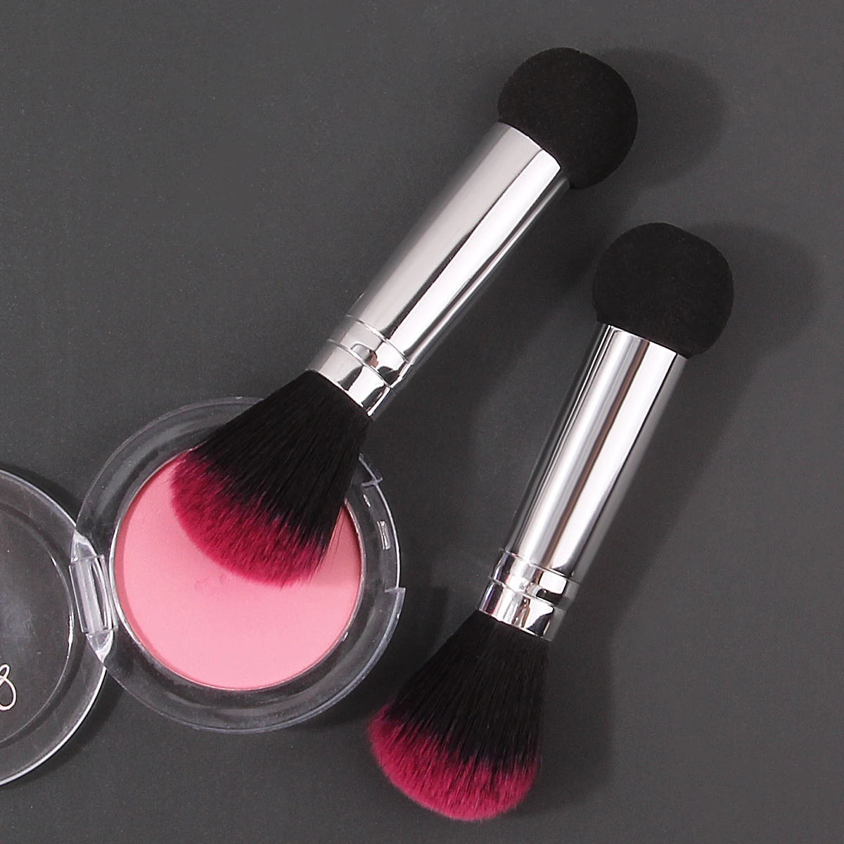 2 ชิ้น mini dual - head two - in - one multi - purpose แปรงแต่งหน้า, soft blush แปรงแป้ง + Q ยืดหยุ่นหัวฟองน้ํา, เครื่องมือแต่งหน้าใบหน้า
