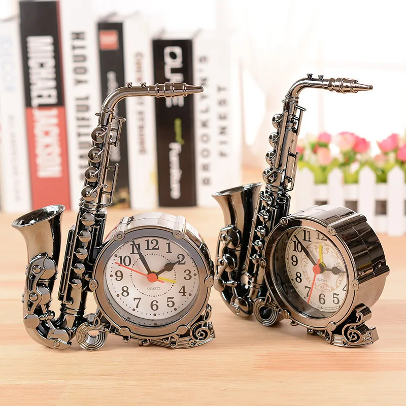 

Stylish Saxophone Alarm Clock - Unique Musical Desk Decor, Fun Gift for Students & Jazz Lovers, Silent Quartz Bedside Clock