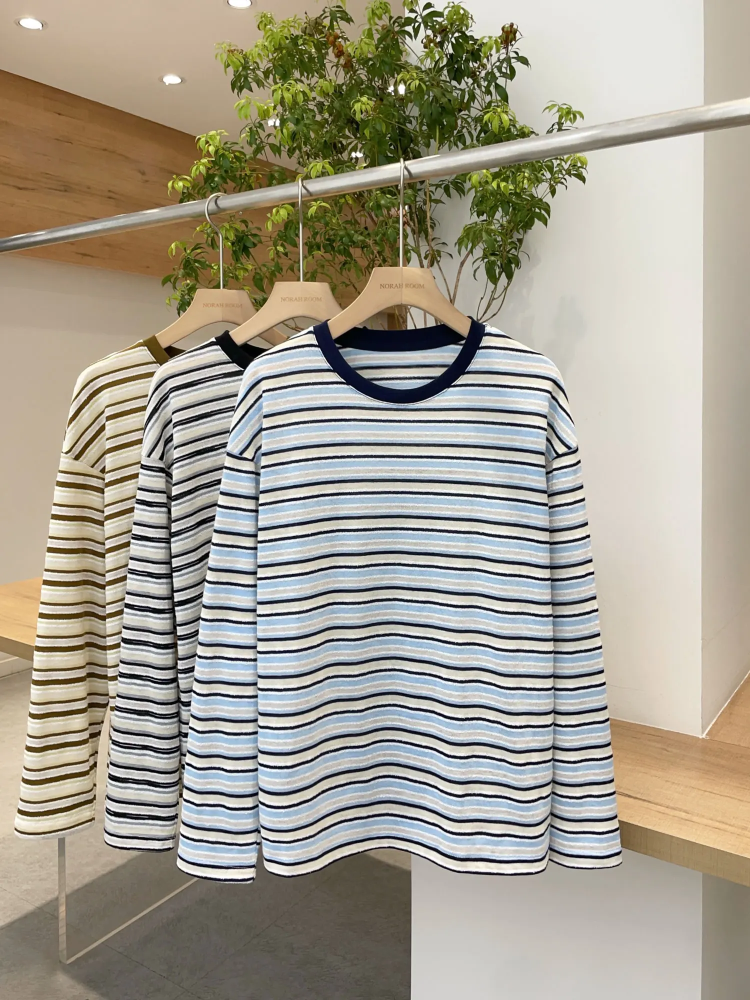 تي شيرت Nok Xiaola الأصلي الكوري Sle فضفاض مناسب مخطط طويل Sve مستدير Ne Base irt الخريف وصل حديثًا تي شيرت نسائي #5