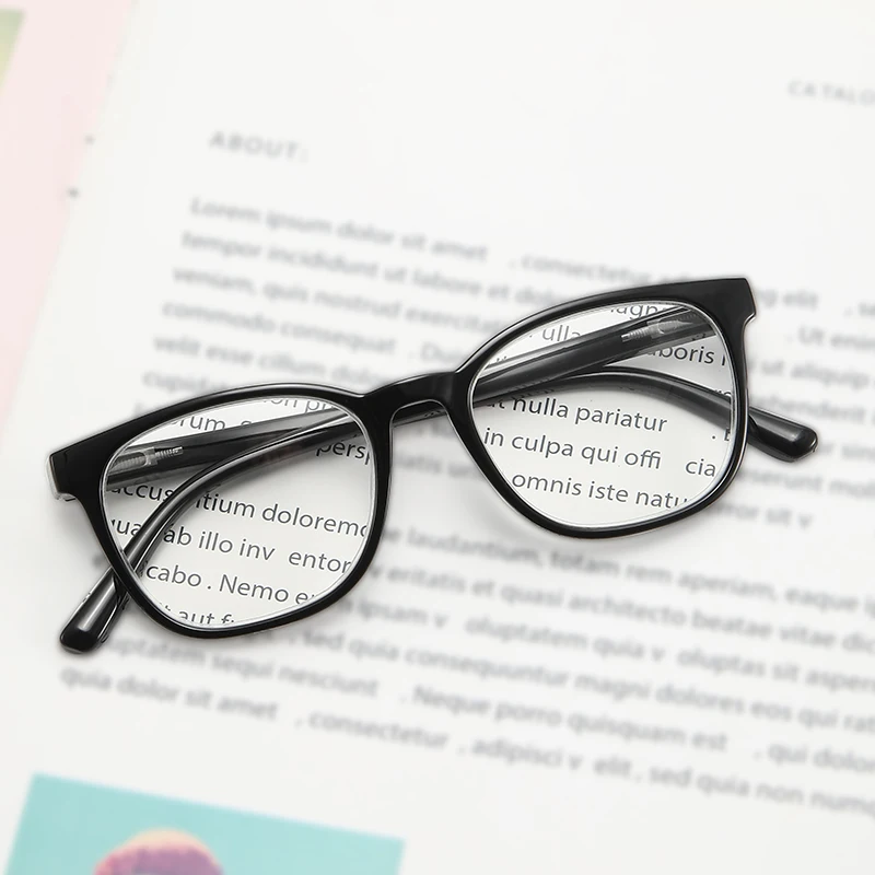 4個入りシンプルリーディンググラス、バネ蝶番付き、軽量で快適な度付きメガネ、男女兼用