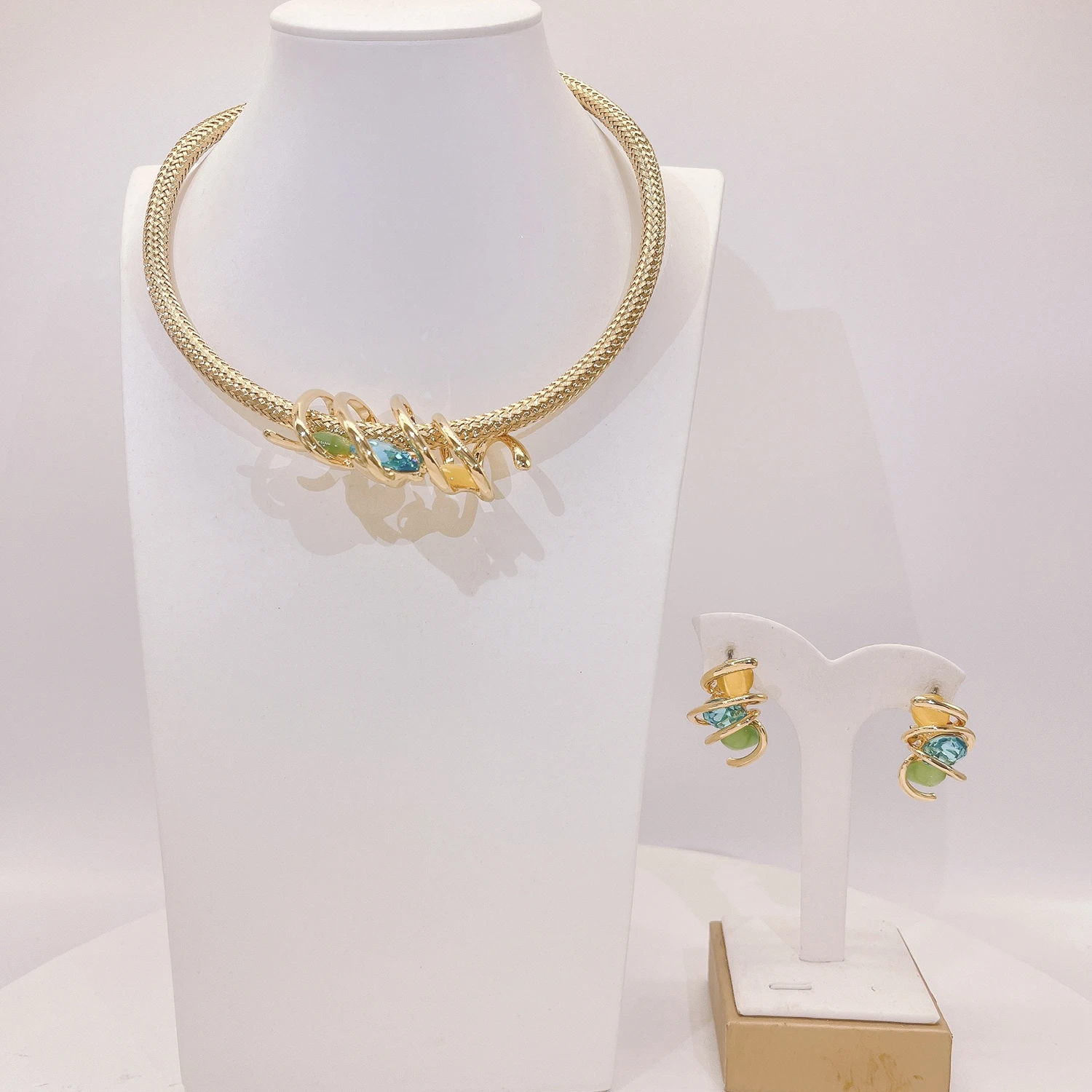 

Latest Dubai Jewelry Sets Exquisite Colored Gemstone Necklaces Women Wedding Bridal Jewelry