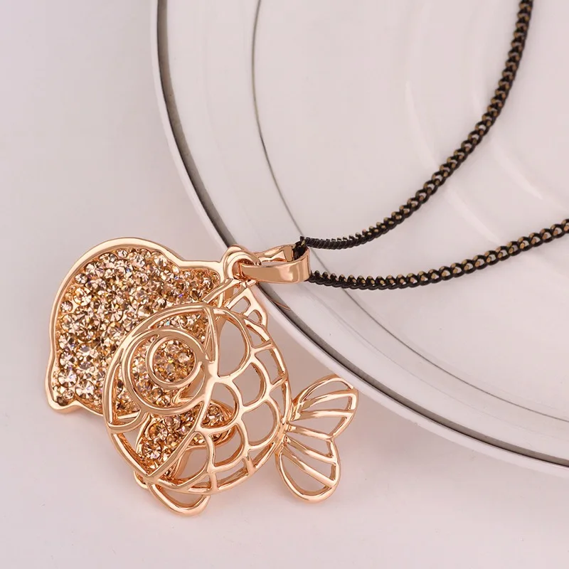 

Goldfish sweater chain, long and personalized necklace, women's pendant and accessory