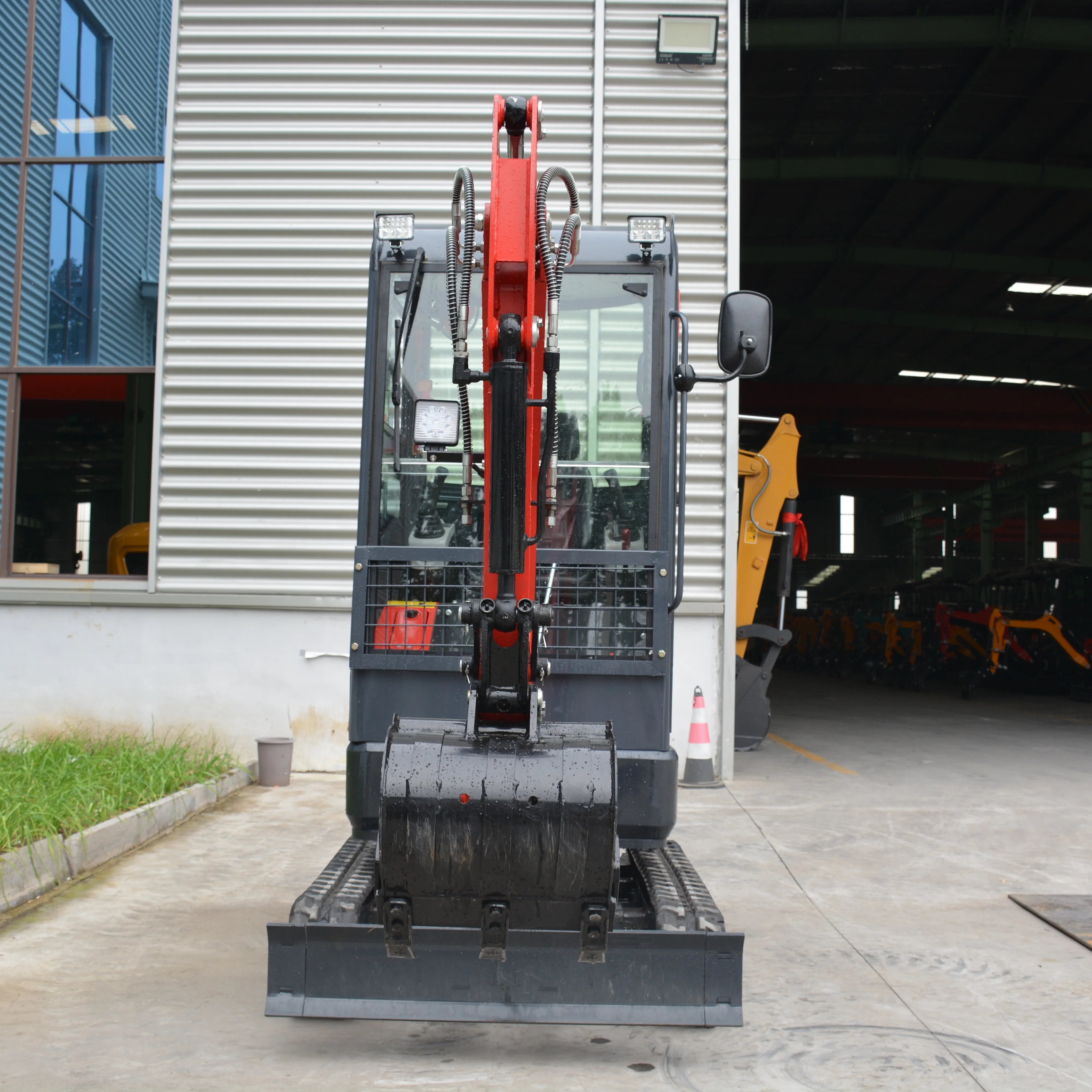 

Мини-экскаватор 1,8 тонны компактный 2 тонны цена 1 тонна скидка 50% гидравлический новый гусеничный мини-экскаватор