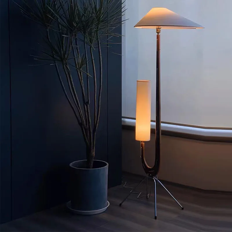 Nordic Retro Led Floor Lamp Walnut Bedroom Creative Giraffe Vertical Atmosphere Decoration Floor Lamp