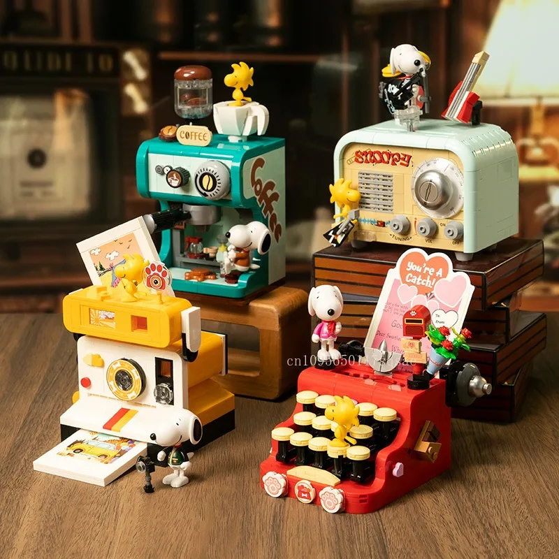 Pantasy Snoopy Full Range of Building Block Carriers Phonographs Typewriters Assembly Models Puzzle Toys Collectibles Gifts view 4