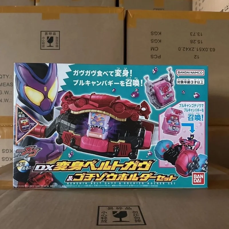 

Новинка 2024: Пояс-драйвер Bandai Namco DX Kamen Rider Gavv Henshin Deluxe с бонусным держателем Gochizo — игрушка для косплея Камен Райдера для детей от 3 лет
