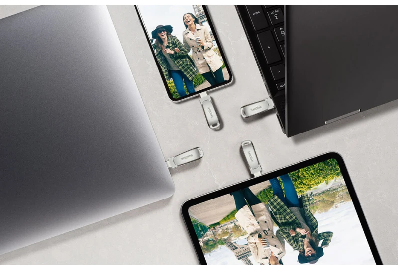 SanDisk Ultra Luxe Type-C USB 3.2 Flash Drive DDC4 Model Silver - Dual Compatibility for Android Phones Computers