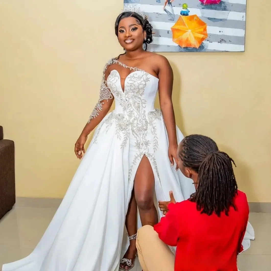Suknie ślubne w stylu syreny plus size na zamówienie dla panny młodej, odpinany tren, suknie ślubne dla afrykańskich czarnoskórych kobiet, z jednym ramieniem.