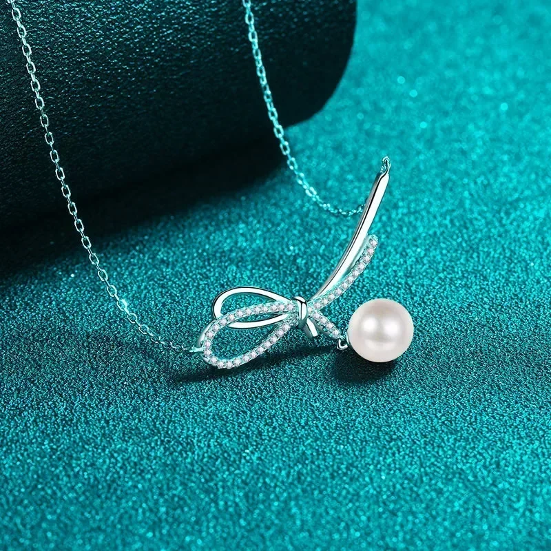 

Large Bow Diamond Pendant Cute Collarbone Chain for Women, Sweet Inlaid with 19 Point Moissanite Pearls PT950 Platinum Necklace