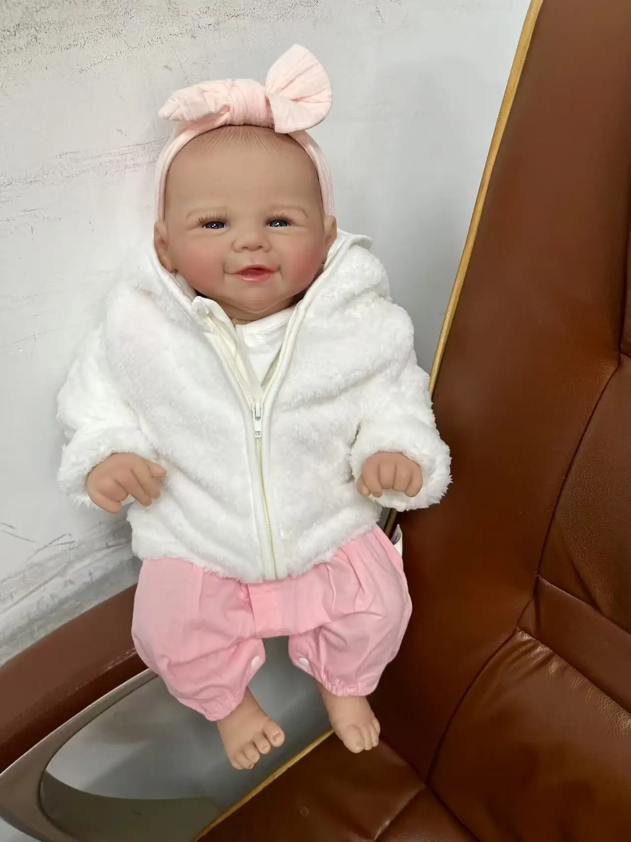 48CM Reborn Baby Dolls Vivienne Real Touch Lebensechte Neugeborene Baby 3D Haut Mehrere Schichten mit sichtbaren Adern Schöne Reborn Puppen