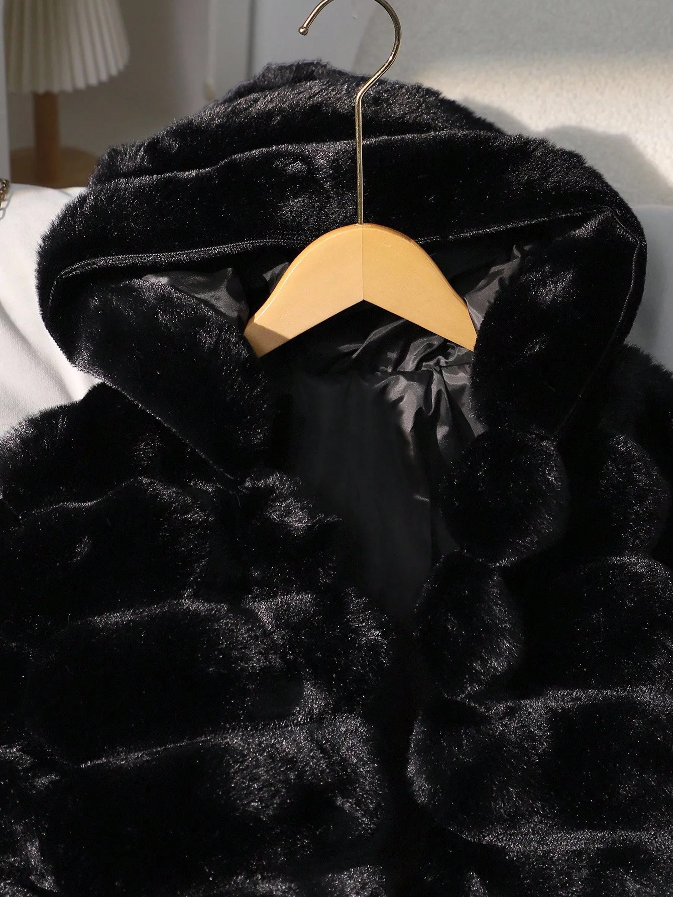 Soft Cozy Plush Faux Rabbit Fur Hooded Coat for Women Horizontal Cropped Padded Jacket Women Winter Casual Zipper Warm Outerwear