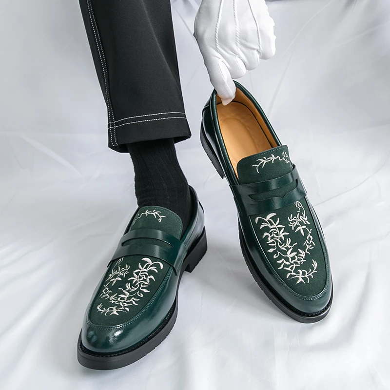 

Маленькие кожаные туфли, мужские универсальные лоферы в стиле ретро с острым носком, универсальные лоферы в британском стиле, туфли-бобы с бахромой для ленивых людей