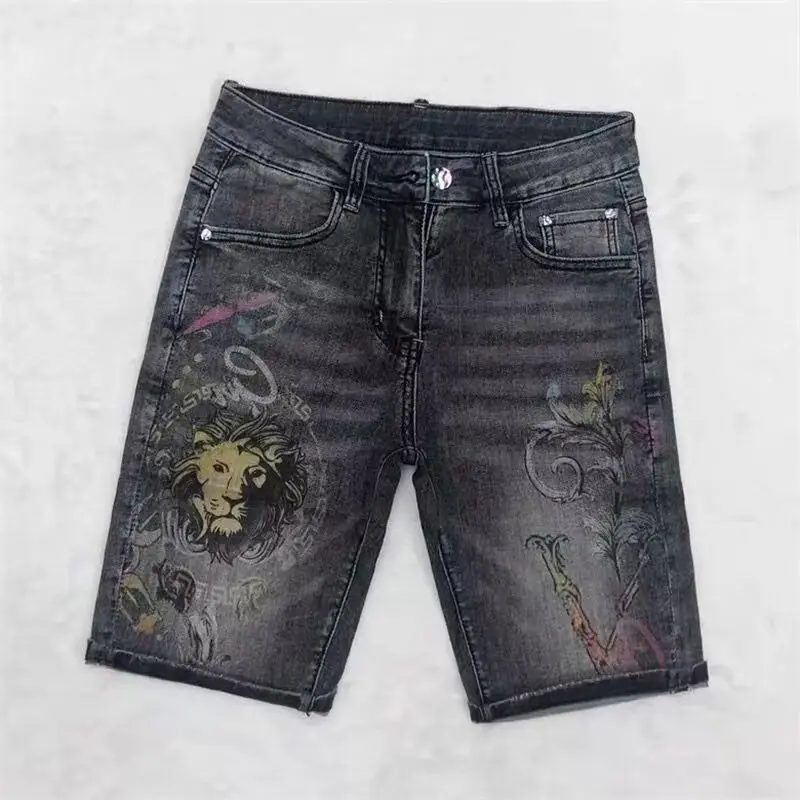 

Летние тонкие высококачественные легкие роскошные дизайнерские джинсовые шорты с принтом льва, мужские шорты 2025 года, новые трендовые узкие бермуды среднего размера, полубрюки