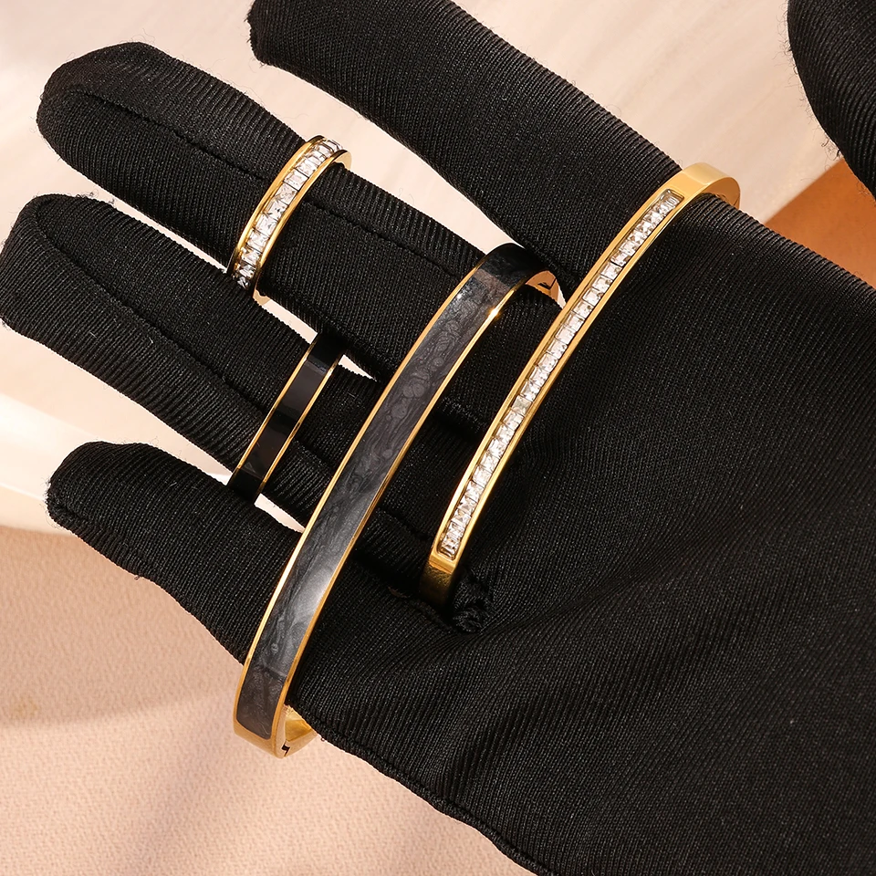 Yupsk 4-teiliges Set aus Edelstahl-Armband und Ring für Damen, quadratischer Armreif mit Zirkon-Einlage, modischer Schmuck zum Stapeln, Geschenk – Detail 6