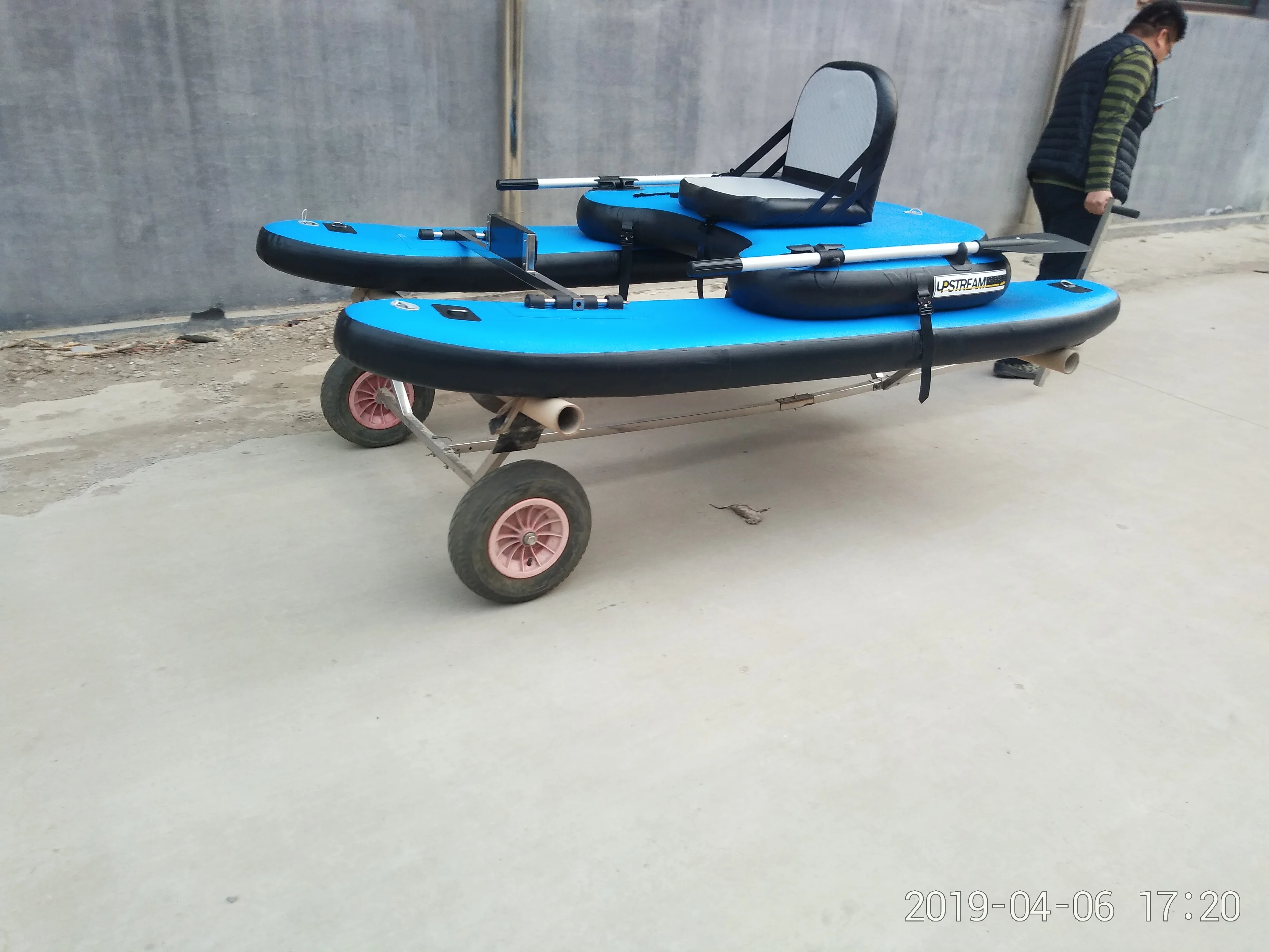 9ft blaue Farbe aufblasbares Wasserfahrrad neues Design Fischerboot mit Sitz