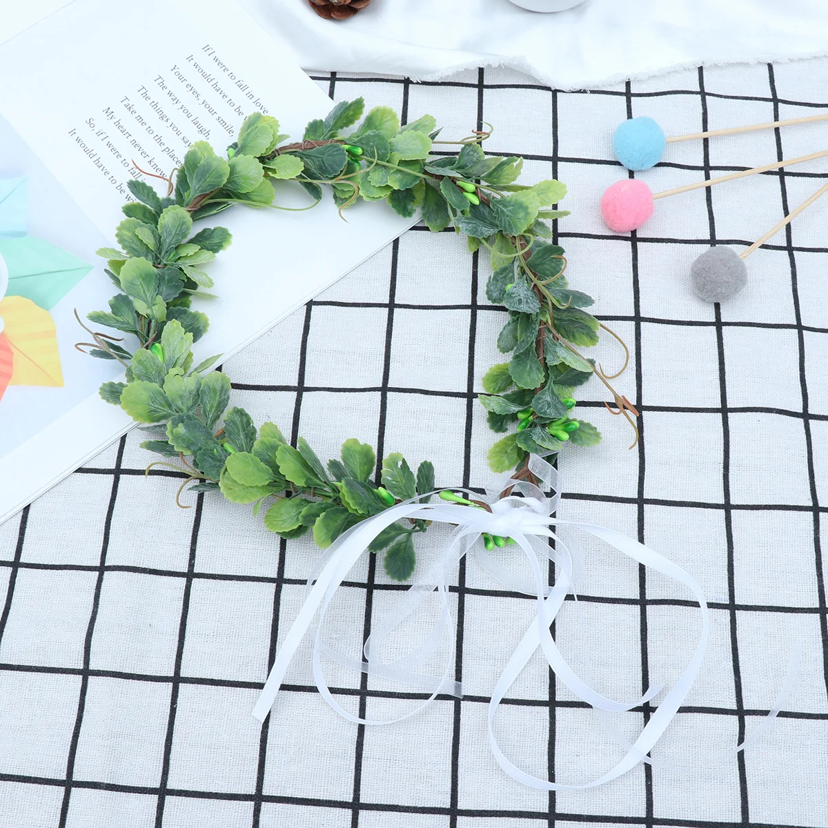 

Woman Garland Headband Green Leaf Artificial Floral Hair Band for Bridal Wedding Party Festival Photography Lightweight