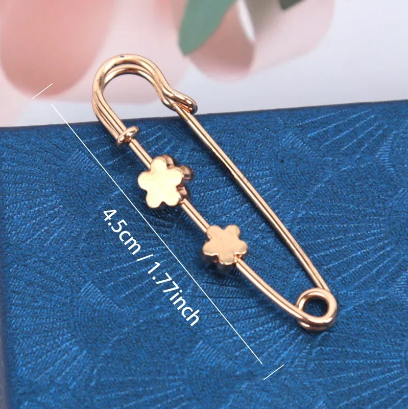 Simple Waist Buckle Fixed Strap Charm Safety Pin Brooch Anti Fall Sweater Cardigan Clip Chain Pearls Brooches Jewelry Anime Pins