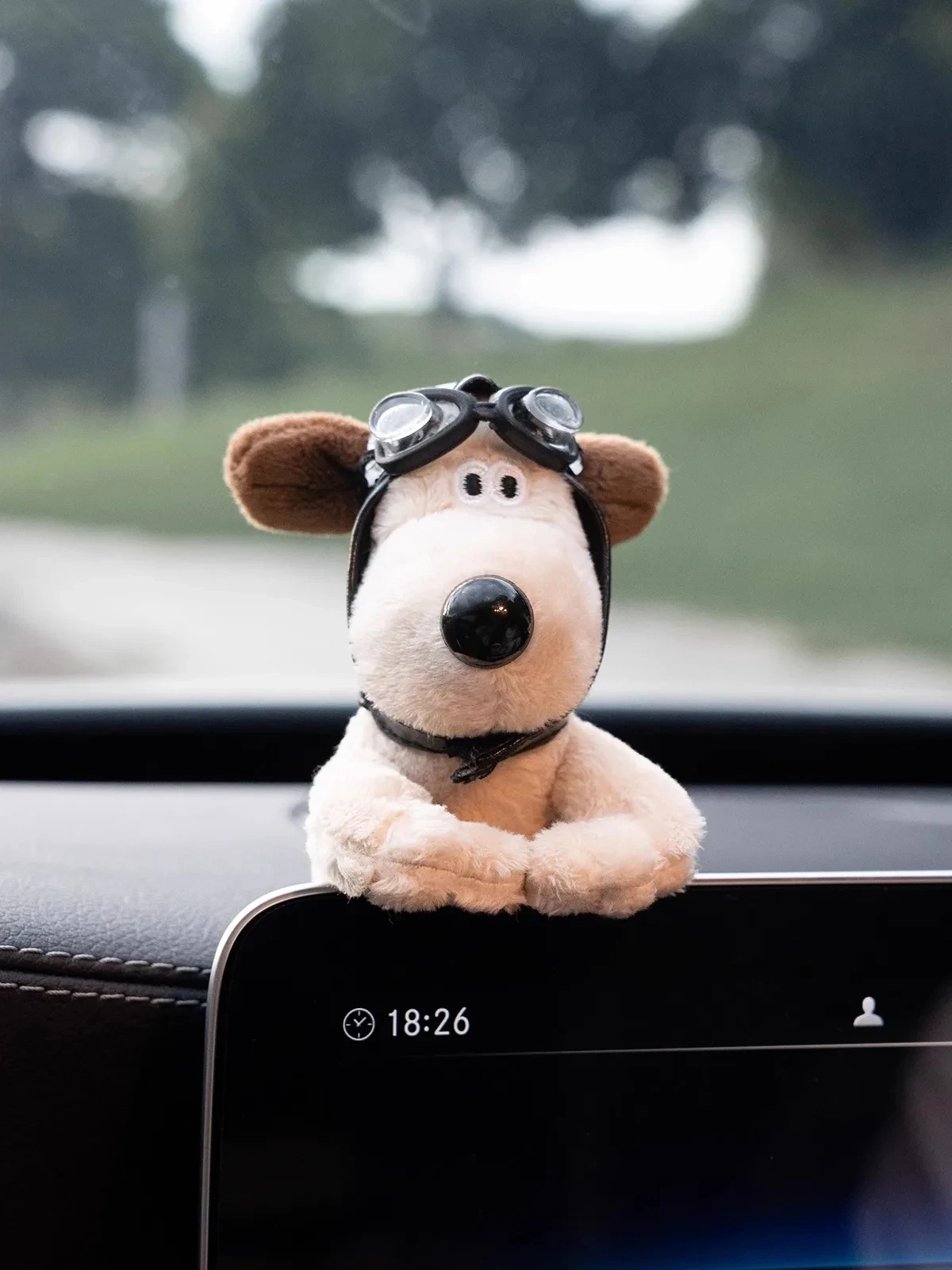 Cartone animato carino guardaroba decorazione bambola indicatore di direzione per auto tergicristallo ciondolo decorazione interna auto peluche bambola auto