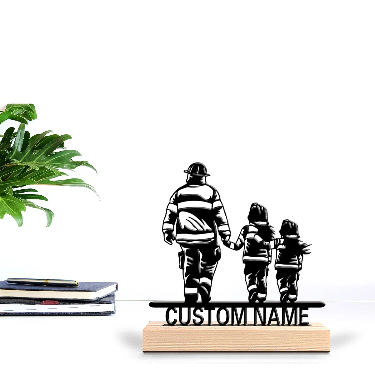 1pc Creative family Custom Letter Metal Statue Iron Ornament Art Figurine With Wood Base Tin Statue For Friend Gifts