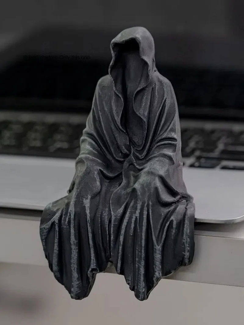 Movie The Lord of the Rings Nazgul Sitting posture Action Figures PVC Model statue Computer desktop decoration ornaments Toys