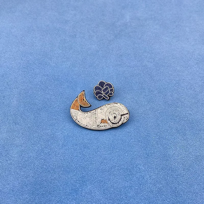 

India Metallic Silk Cannetille Embroidery Whale Badge Bullion Wire Brooch Coat Bag Hat Decor Boho Girl Jewelry Gift Chic Motif