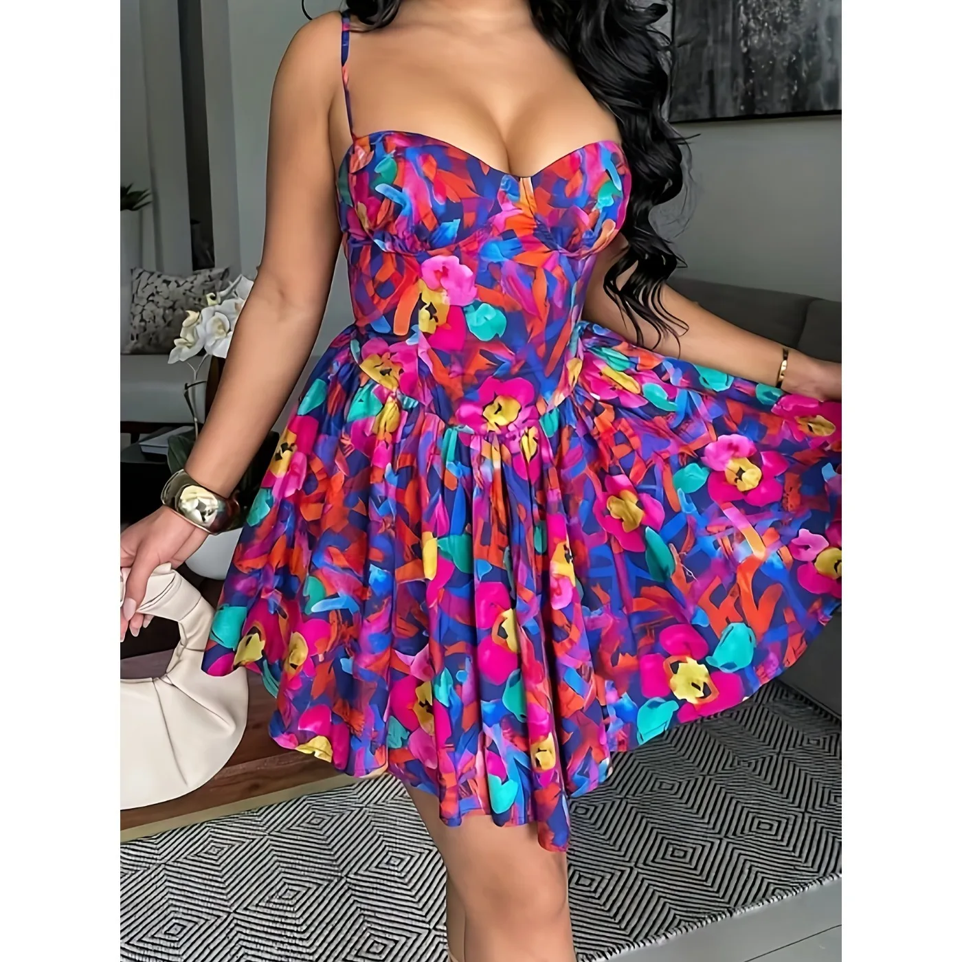 

Повседневное плиссированное мини-платье без рукавов с цветочным принтом и поясом для праздничной вечеринки