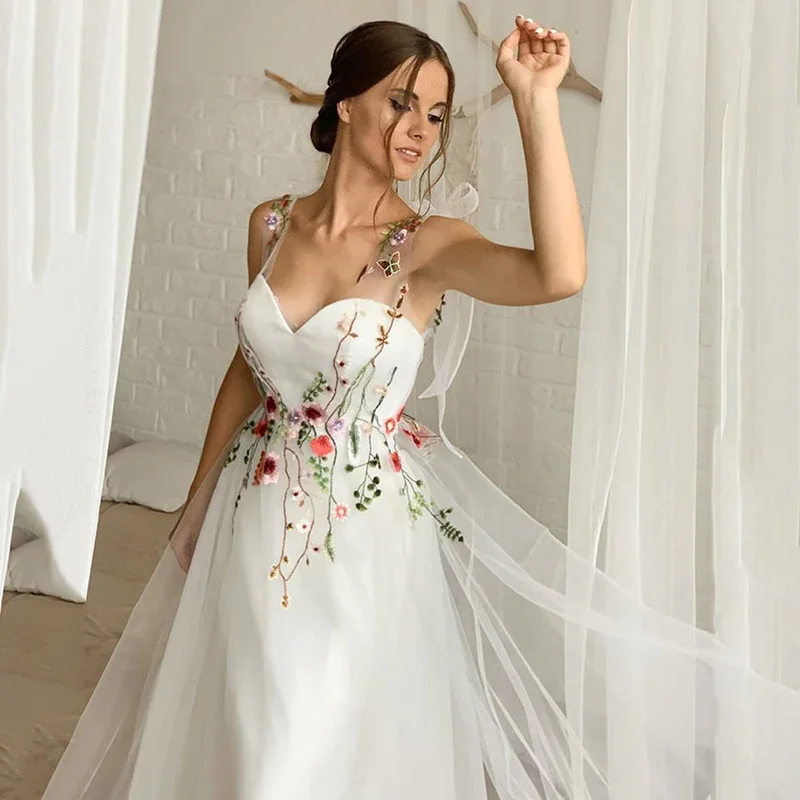 

Customized Embroidered colorful Wedding Dresses Sweetheart Backless Bridal Gown Lace Up Fairy Bohemian Bride Party Gown