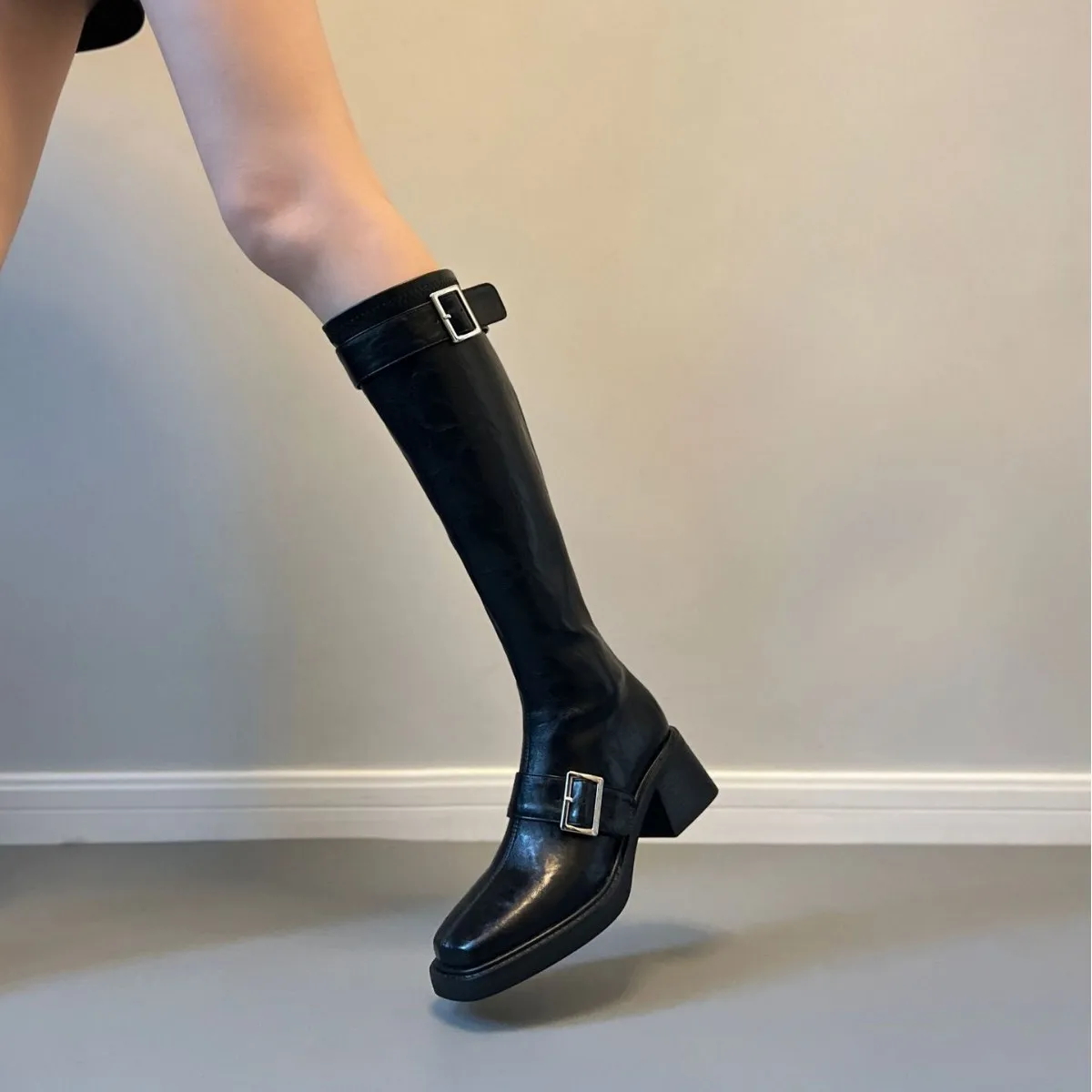 

Женские высокие сапоги 2026: новые рыцарские сапоги, утепленные, до колена, во французском ретро-стиле