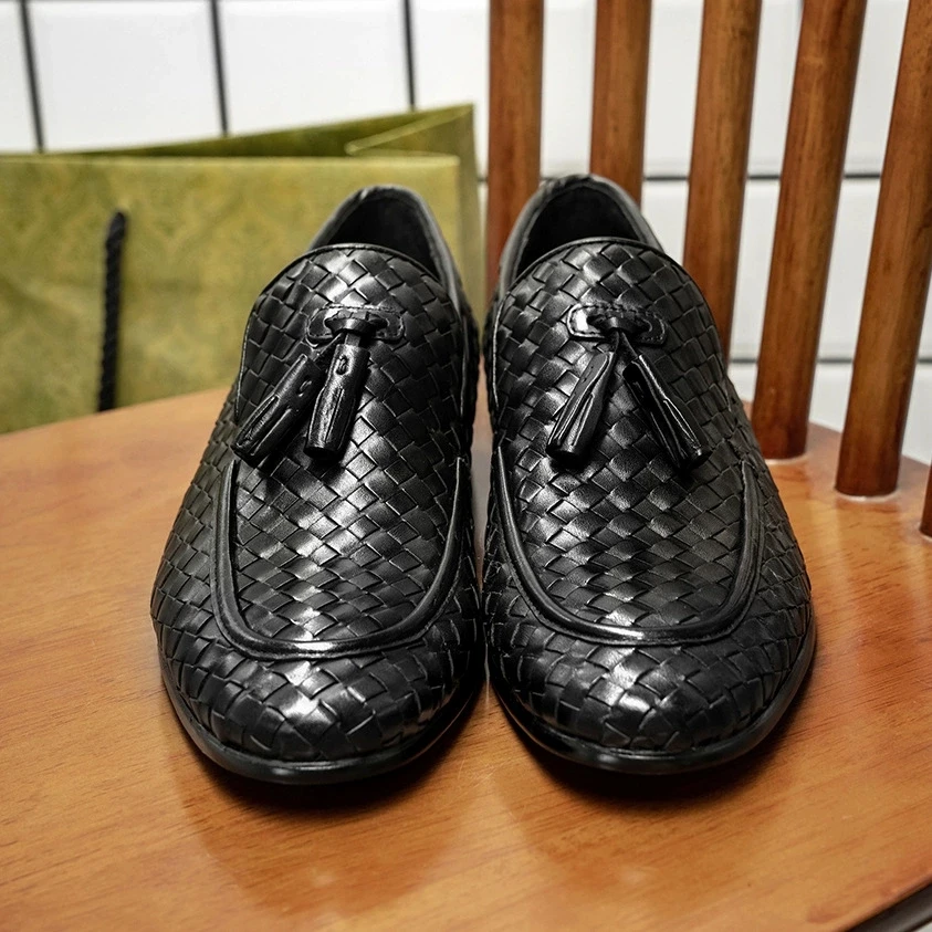 Top Quality Weave Pattern Full Grain Leather Men Business Wedding Dress Shoes Slip On Tassel Elegant Men Leather Formal Loafers