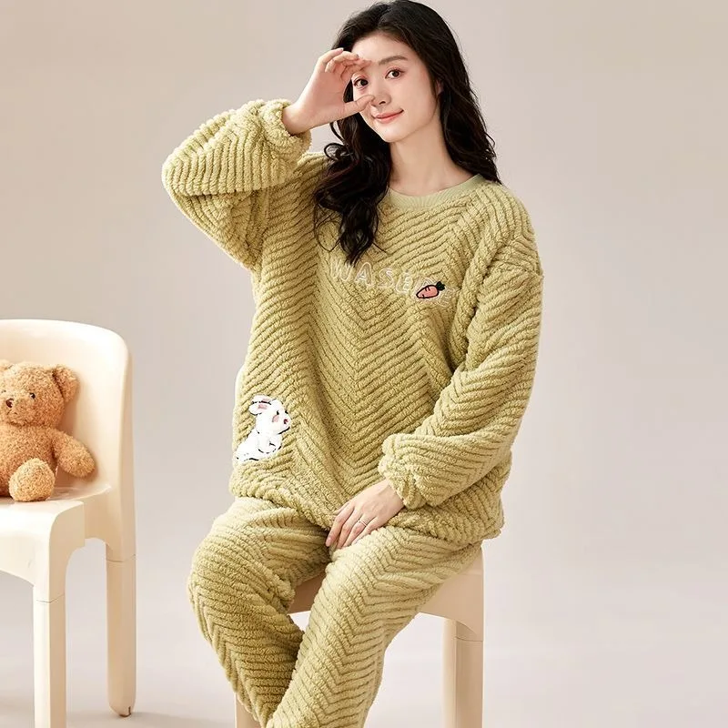 

2024 New Coral Velvet Pajamas Women's Autumn and Winter Homewear Thickened Sleepwear Plus Size 200 Pound Pullover Loungewear Set