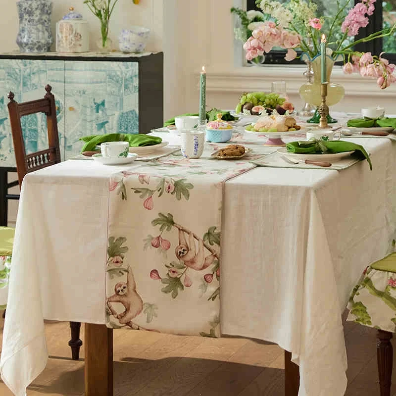 Tree Shadow Otter Table Runner Jungle Animal Fig Pastoral Table Runner Bucket Cabinet Coffee Table Tablecloth Home Decoration