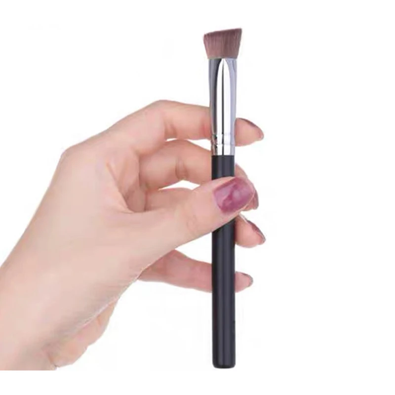 แปรงเน้นข้อความบนใบหน้ามุมสามเหลี่ยมคอนซีลเลอร์แปรงสําหรับ Dark Eye Circles จุดปกปิด Make Up Tools สําหรับผู้หญิง