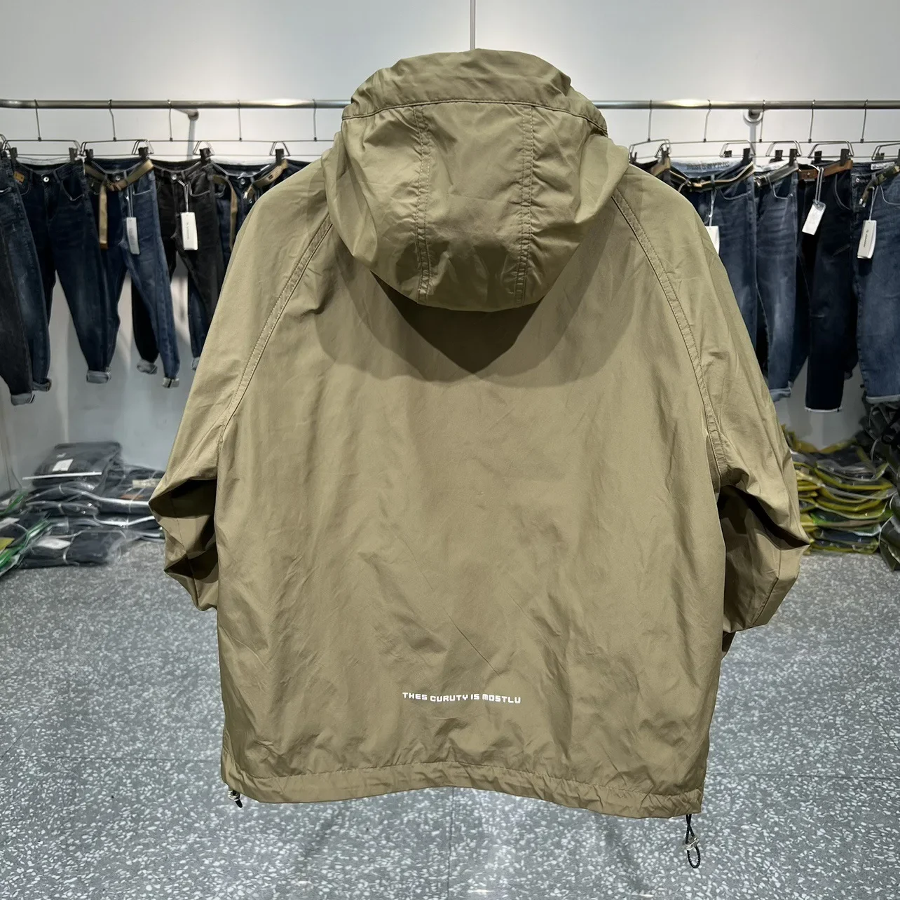 Arbeitsjacke mit Kapuze, wasserdicht, winddicht, für den Außenbereich, lässiger lockerer Mantel, Windbreaker-Hoodie-Jacke – Detail 5