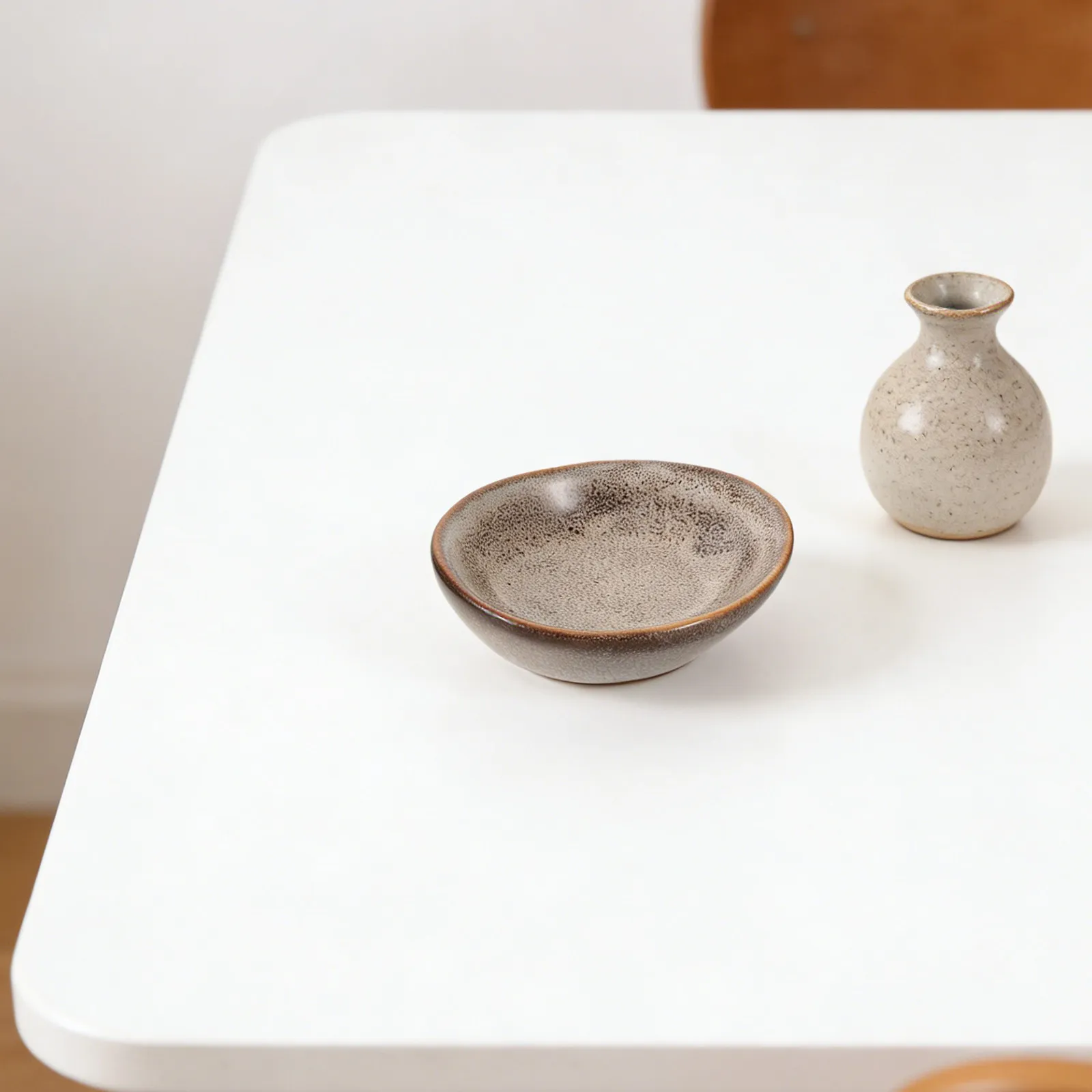 4Pcs Ceramic Condiment Dishes Vintage Soy Sauce Plate Porcelain Snack Tray for Sushi Dipping Sauce Serving Appetizers Stable and