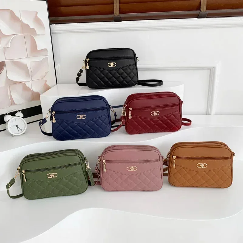 

2025 большая вместительная женская сумка среднего возраста, модная повседневная сумка через плечо с ромбовидной сеткой, универсальный маленький квадратный кошелек