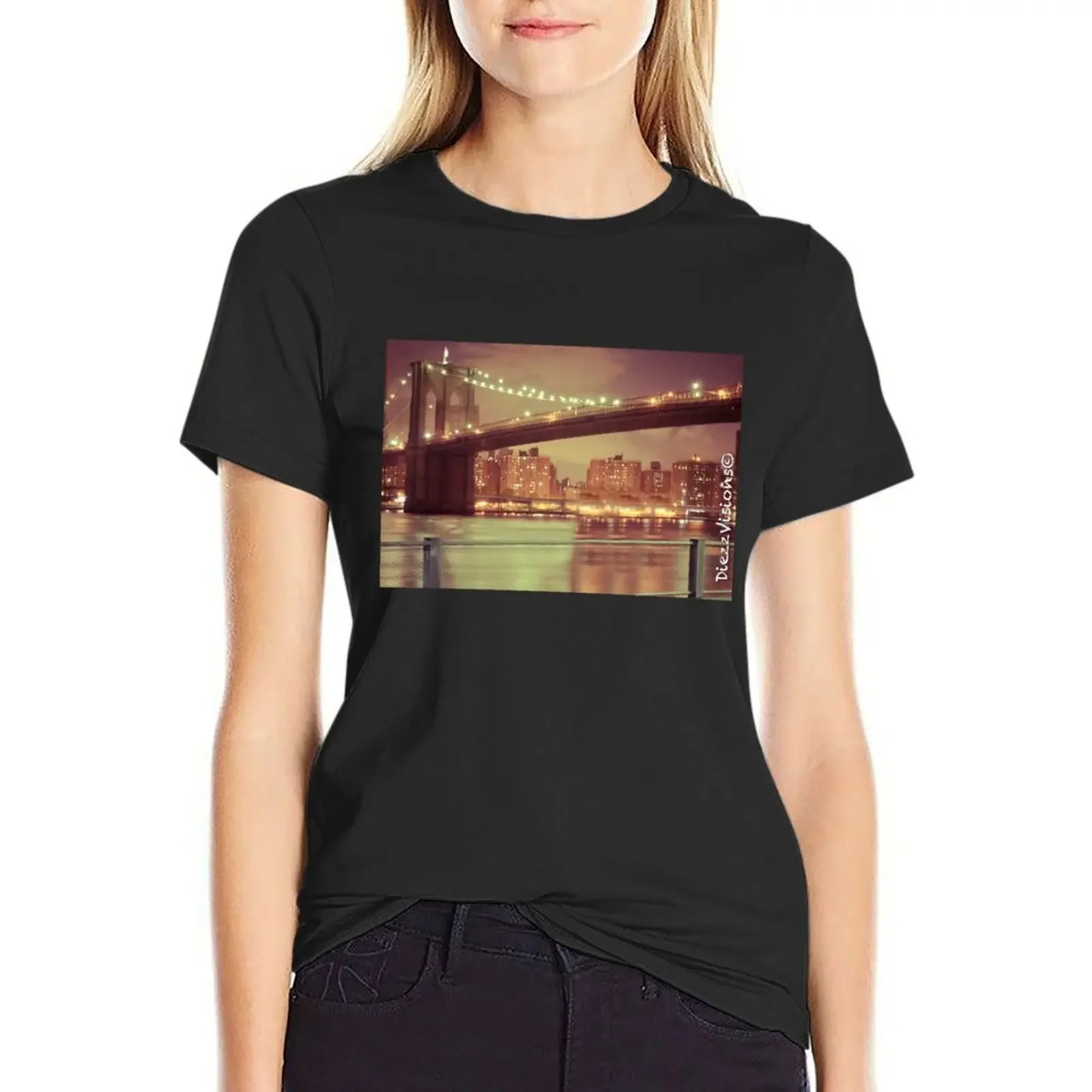 

DV - Bk Bridge T-Shirt customs sweat graphics korean fashion Women clothing