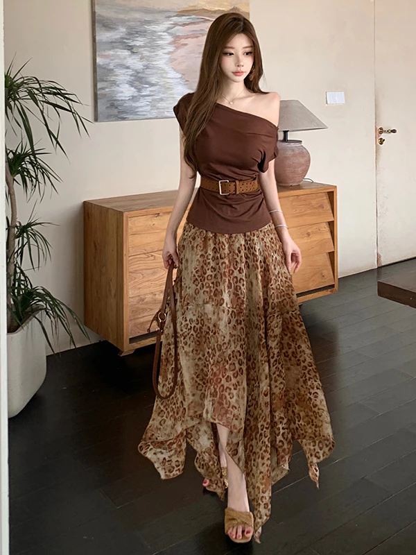 

American Retro Halter Neck Sleeveless Top High Waist Asymmetrical Leopard Print Skirt Set Women Summer Slimming Two Piece Set