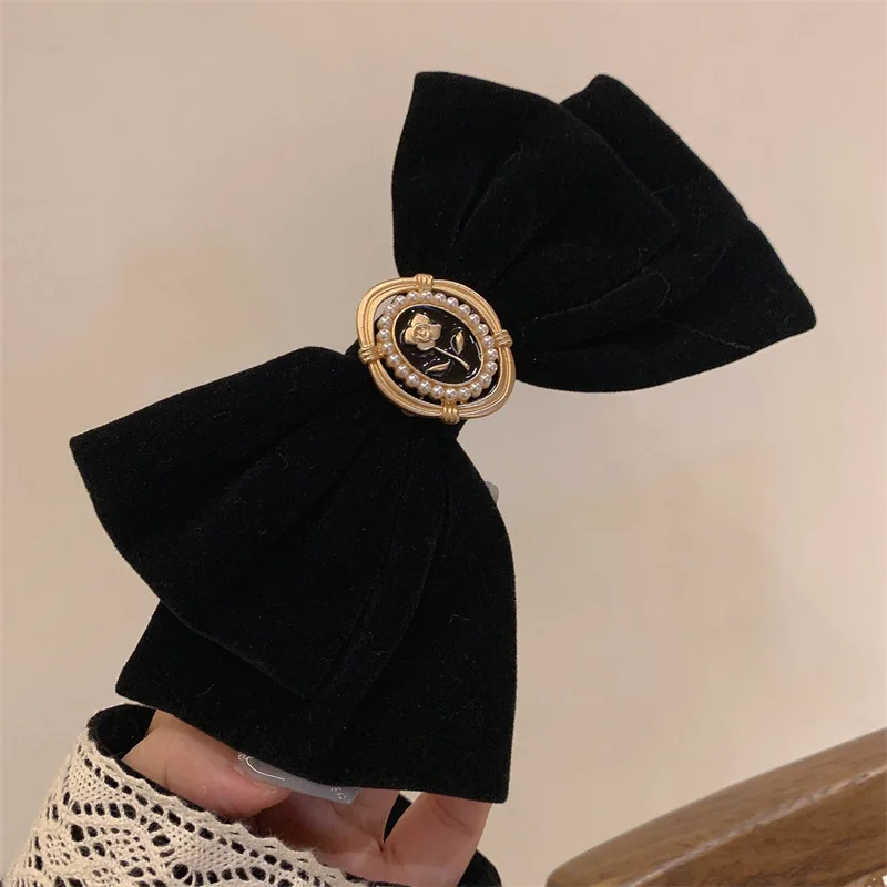 Hada Retro terciopelo negro Bowknot perla grande Clip de primavera parte posterior de la cabeza pinzas decorativas para el cabello para mujeres y