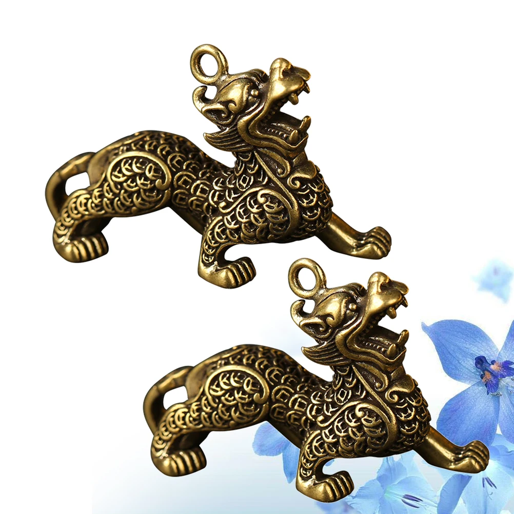 

2pcs Brass Keychain Pendants Vintage God Beast Shaped DIY naments Rings Bag Car Decoration Gifts Charm Accessories