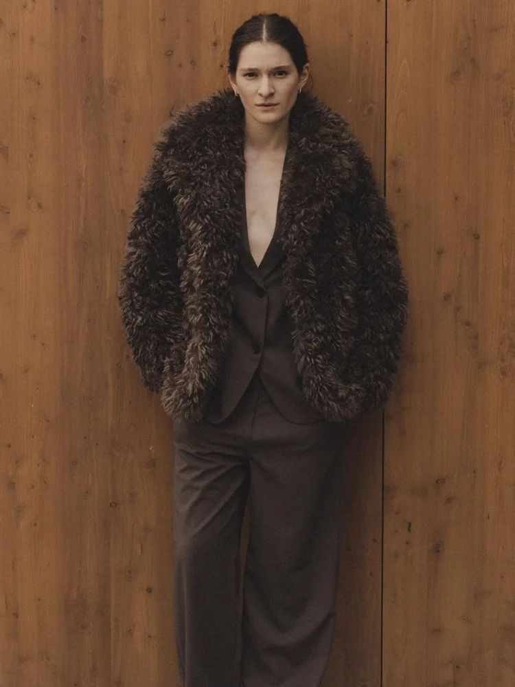 2025 hiver nouvelle dame quotidien rue vêtements d'extérieur marron Teddy bouclés fausse fourrure manteau femmes revers manches longues moelleux lâche vestes courtes