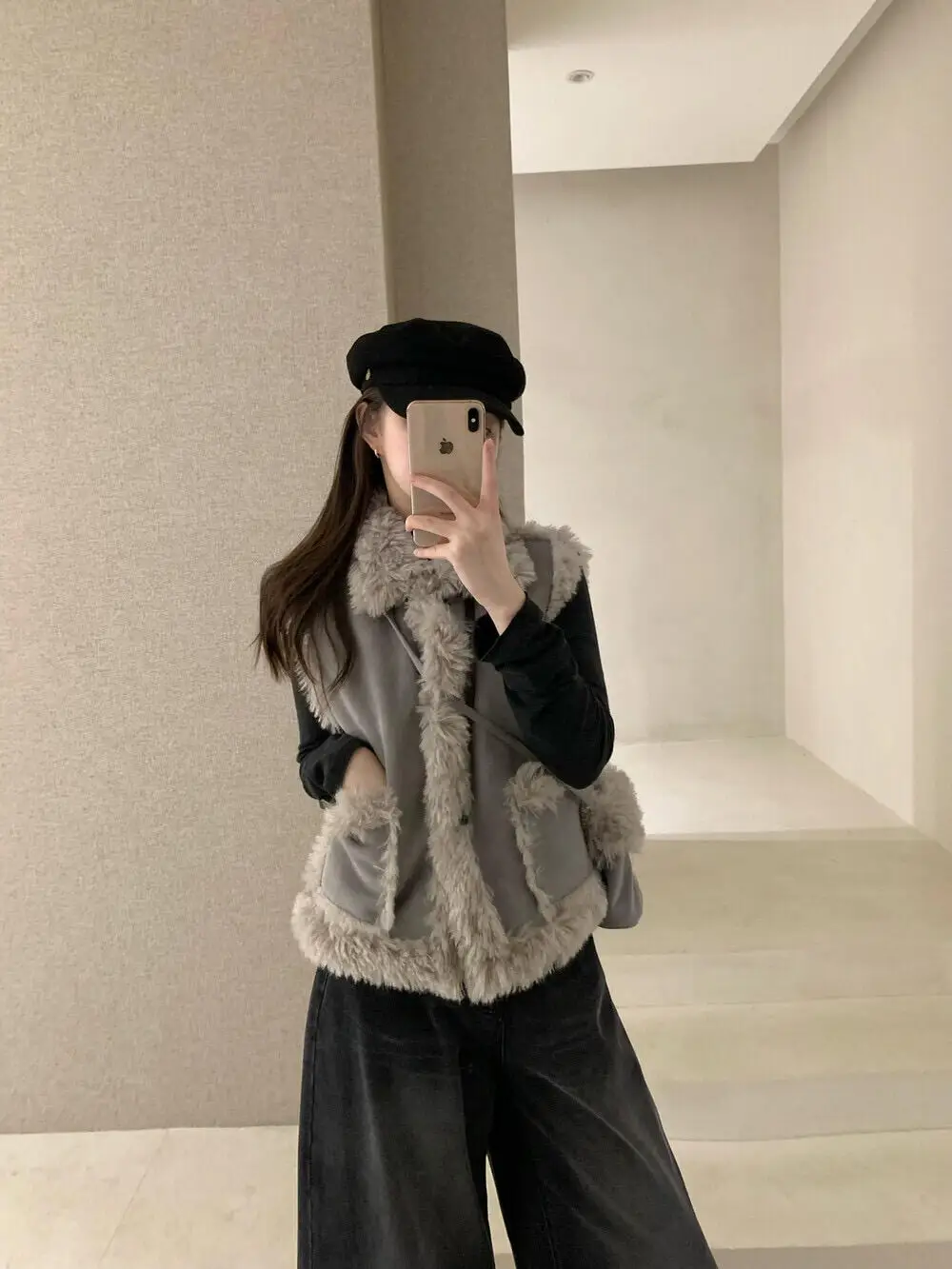 Chaleco de piel peluda y cuero para mujer, bolso cruzado con cuello de muñeca, diseño de otoño e invierno, longitud Regular de poliéster