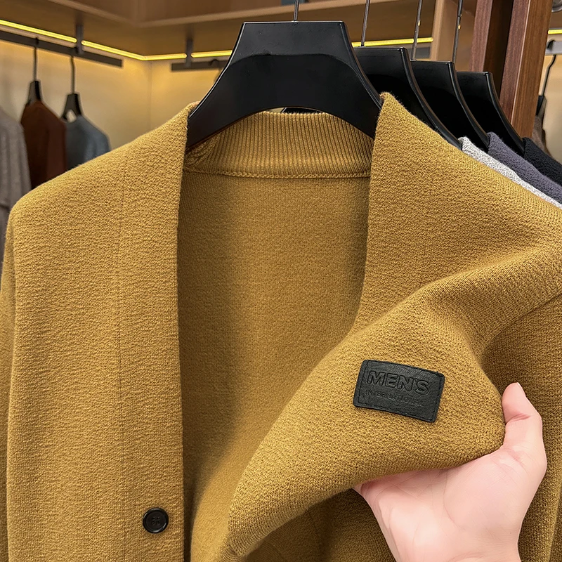 High-end Brand fashion embossing sweater coat men's soft comfort V-neck leisure autumn new button Design shawl knitted cardigan