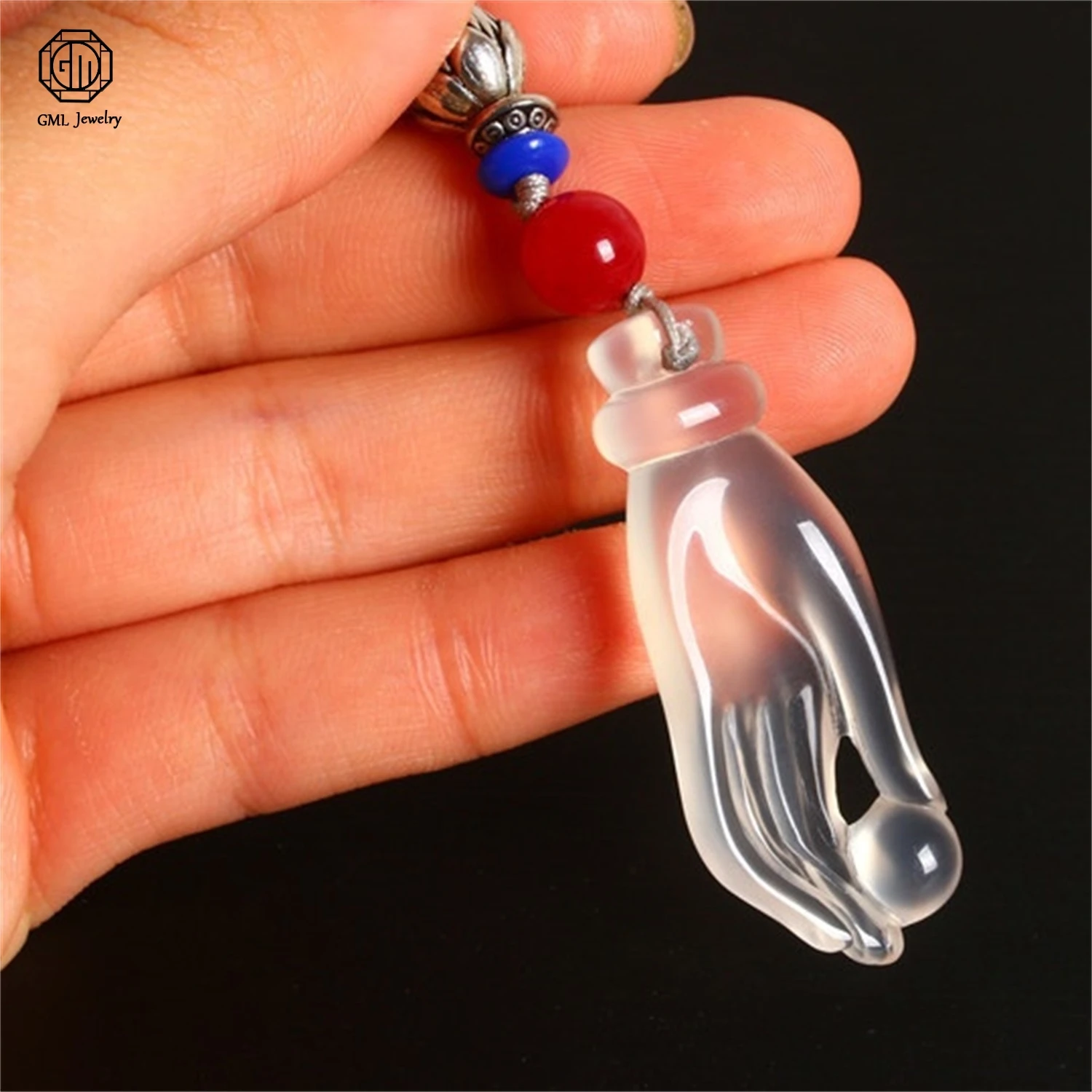 Carved Guanyin Buddha Hand Pendant Necklace Natural Agate Chalcedony Unisex Amulet Lucky Protection Feng Shui Healing Jewelry