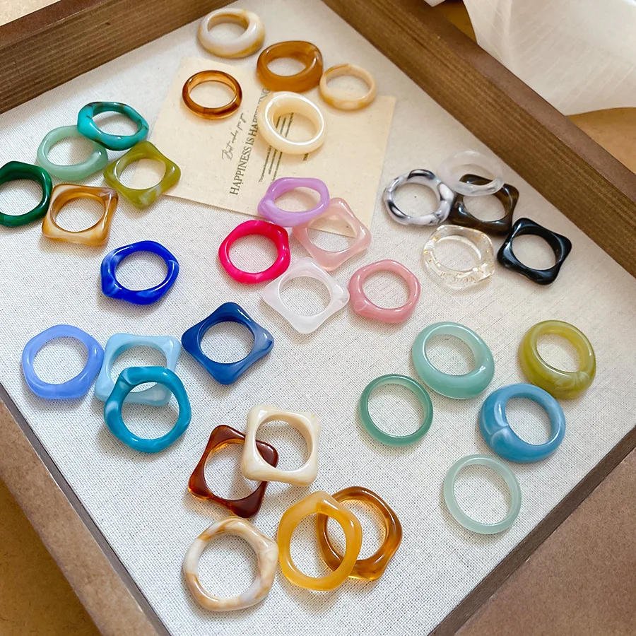 Women's Bohemian Retro Acrylic Resin Ring Set Wide Face Stacked Rings with Personalized Halo Dyed Dopamine Fashion Accessories